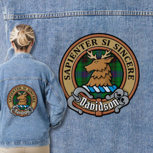 Clan Davidson Wappen über Tartan Jeansjacke