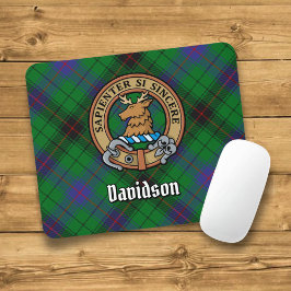 Clan Davidson Wappen über Tartan Mousepad