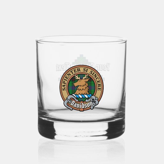Clan Davidson Wappen über Tartan Whiskyglas (Vorderseite)