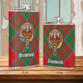 Clan Drummond Wappen über Tartan Flachmann