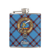 Clan Elliot Wappen über antikes Tartan Flachmann (Vorderseite)