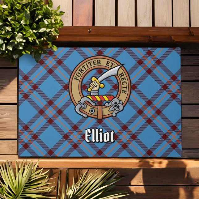 Clan Elliot Wappen über antikes Tartan Fußmatte (Von Creator hochgeladen)