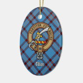Clan Elliot Wappen über antikes Tartan Keramik Ornament (Links)