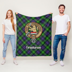 Clan Farquharson Wappen über Tartan Fleecedecke