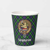 Clan Farquharson Wappen über Tartan Paper Cups