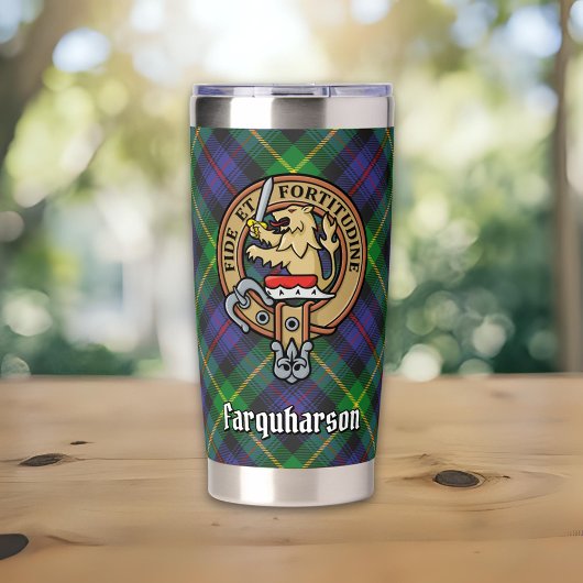 Clan Farquharson Wappen über Tartan Thermobecher