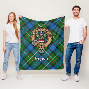 Clan Ferguson Wappen über Tartan Fleecedecke