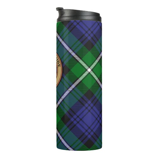 Clan Forbes Wappen über Tartan Thermosbecher (Nach rechts gedreht)