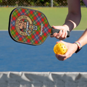 Clan Forrester-Wappen über Tartan Pickleball Schläger