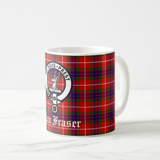 Clan Fraser Wappen Abzeichen und Tartan Kaffeetasse (VorderseiteRechts)