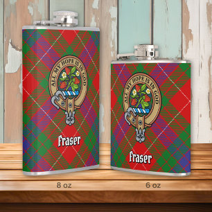 Clan Fraser Wappen über Tartan Flachmann
