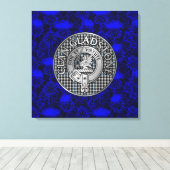 Clan Gladstone Wappen & Tartan on Thistle Leinwanddruck (Insitu (Holzboden))