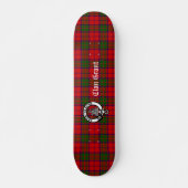 Clan Grant Tartan und Wappen Abzeichen Skateboard (Vorne)