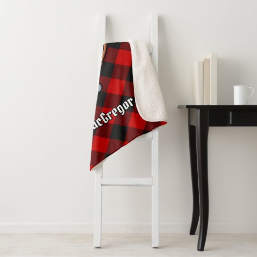 Clan Gregor Wappen über Rob Roy Tartan Sherpadecke (Beispiel)