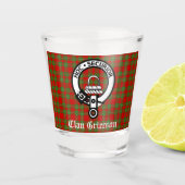 Clan Grierson Wappen Abzeichen & Tartan Schnapsglas (Vorderseite)