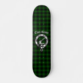 Clan Gunn Wappen Abzeichen und Tartan Skateboard (Vorne)