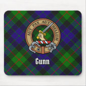 Clan Gunn Wappen über Tartan Mousepad (Vorne)