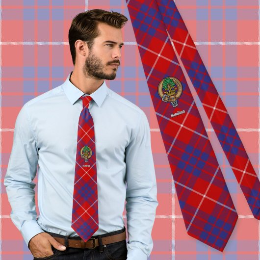 Clan Hamilton Wappen über Red Tartan Krawatte