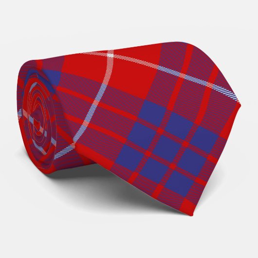 Clan Hamilton Wappen über Red Tartan Krawatte (Gerollt)