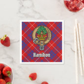 Clan Hamilton Wappen über Red Tartan Serviette (Beispiel)