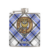 Clan Hannay Wappen über Tartan Flachmann (Vorderseite)