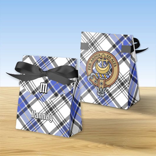 Clan Hannay Wappen über Tartan Geschenkschachtel