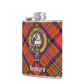 Clan Hepburn Wappen über Tartan Flachmann (Links)