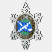 Clan Kennedy Tartan Knot & Flag Schneeflocken Zinn-Ornament (Rechts)