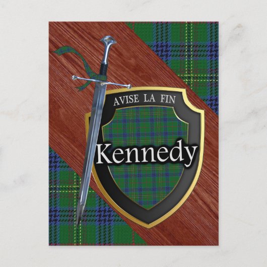 Clan Kennedy Tartan Sword & Shield Postkarte (Vorderseite)