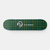 Clan Kennedy Wappen Abzeichen & Tartan Skateboard (Horizontal)