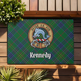 Clan Kennedy Wappen über Tartan Fußmatte