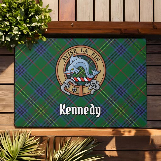 Clan Kennedy Wappen über Tartan Fußmatte