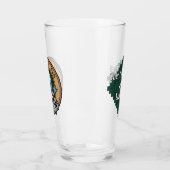 Clan Kennedy Wappen über Tartan Glas (Links)