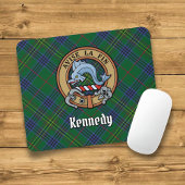 Clan Kennedy Wappen über Tartan Mousepad