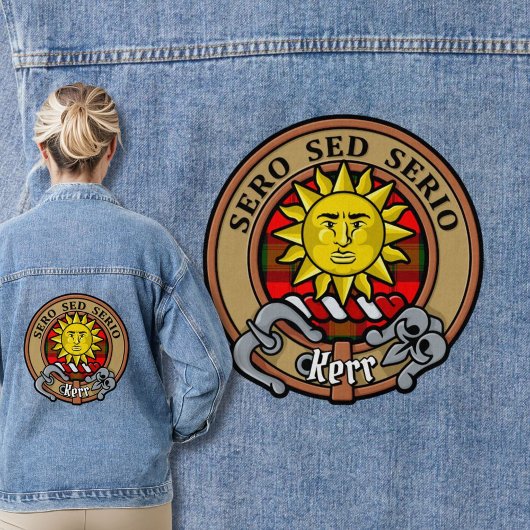 Clan Kerr Wappen über Tartan Jeansjacke
