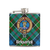 Clan Kirkpatrick Wappen über Tartan Flachmann (Vorderseite)
