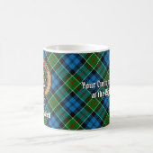 Clan Kirkpatrick Wappen über Tartan Kaffeetasse (Mittel)