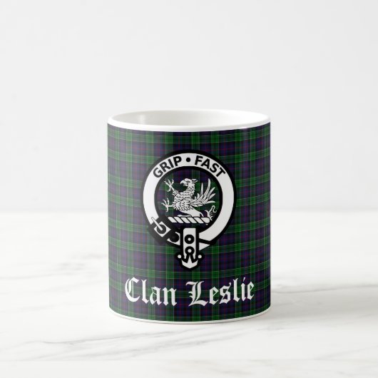Clan Leslie Wappen Abzeichen und Tartan Kaffeetasse (Mittel)