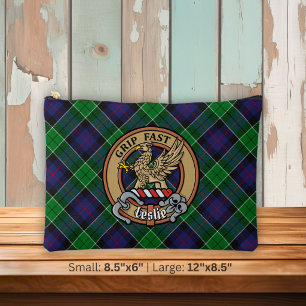 Clan Leslie-Wappen über Hunting Tartan Zubehörtasche