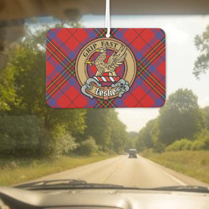 Clan Leslie Wappen über Red Tartan Autolufterfrischer