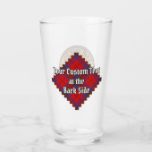 Clan Leslie Wappen über Red Tartan Glas (Rückseite)