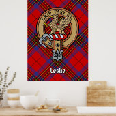 Clan Leslie Wappen über Red Tartan Poster (Küche)