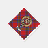 Clan Leslie Wappen über Red Tartan Serviette (Ecke)