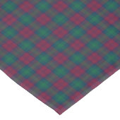 Clan Lindsay Maroon und Green Scottish Tartan Tischdecke (Schrägansicht)