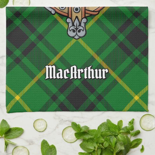 Clan MacArthur Wappen über Tartan Geschirrtuch (Gefaltet)