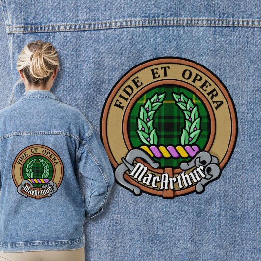 Clan MacArthur Wappen über Tartan Jeansjacke