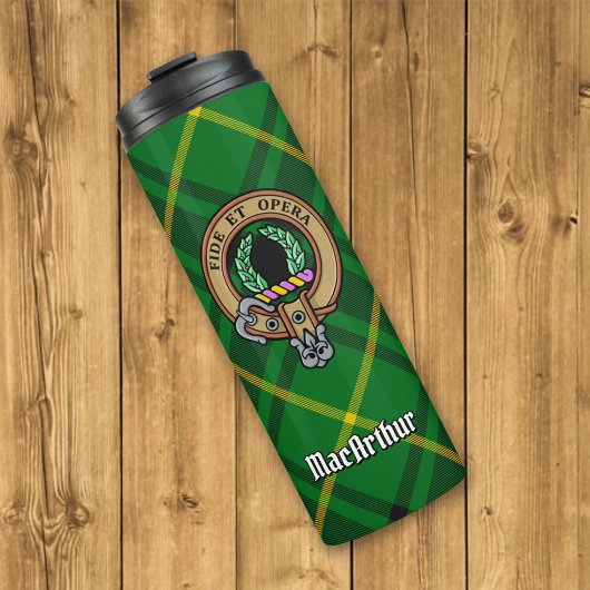 Clan MacArthur Wappen über Tartan Thermosbecher