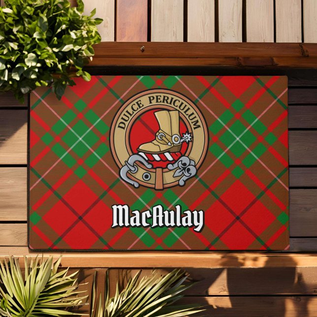 Clan MacAulay Wappen über Tartan Fußmatte (Von Creator hochgeladen)