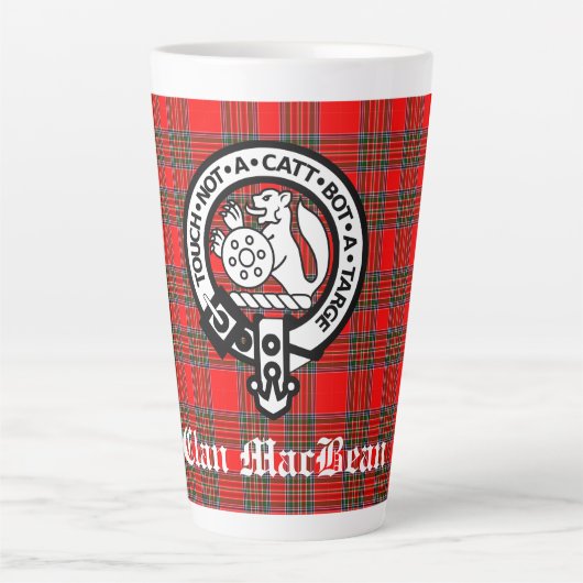 Clan MacBean Wappen Abzeichen & Tartan Milchtasse (Vorderseite)