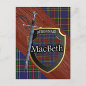Clan MacBeth Tartan Sword & Shield Postkarte (Vorderseite)